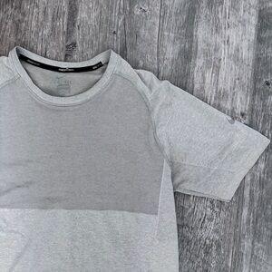 Nike Men’s Running Tee Short Sleeve T-Shirt Large Gray